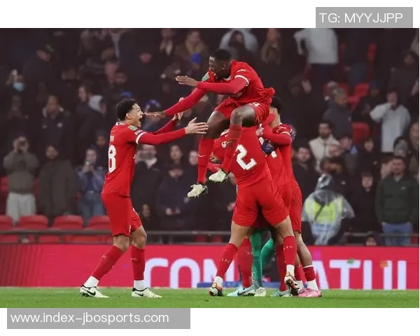 古斯托回忆：贝尔球衣陪伴我首秀对决利物浦的难忘时刻