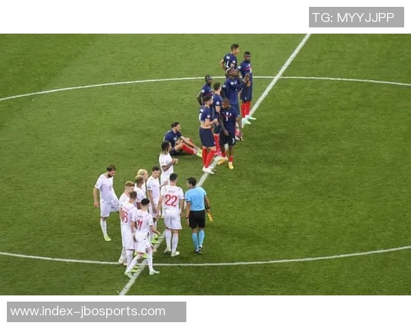 西班牙中场新星切玛20岁被比作罗德里期待未来能追赶其水平